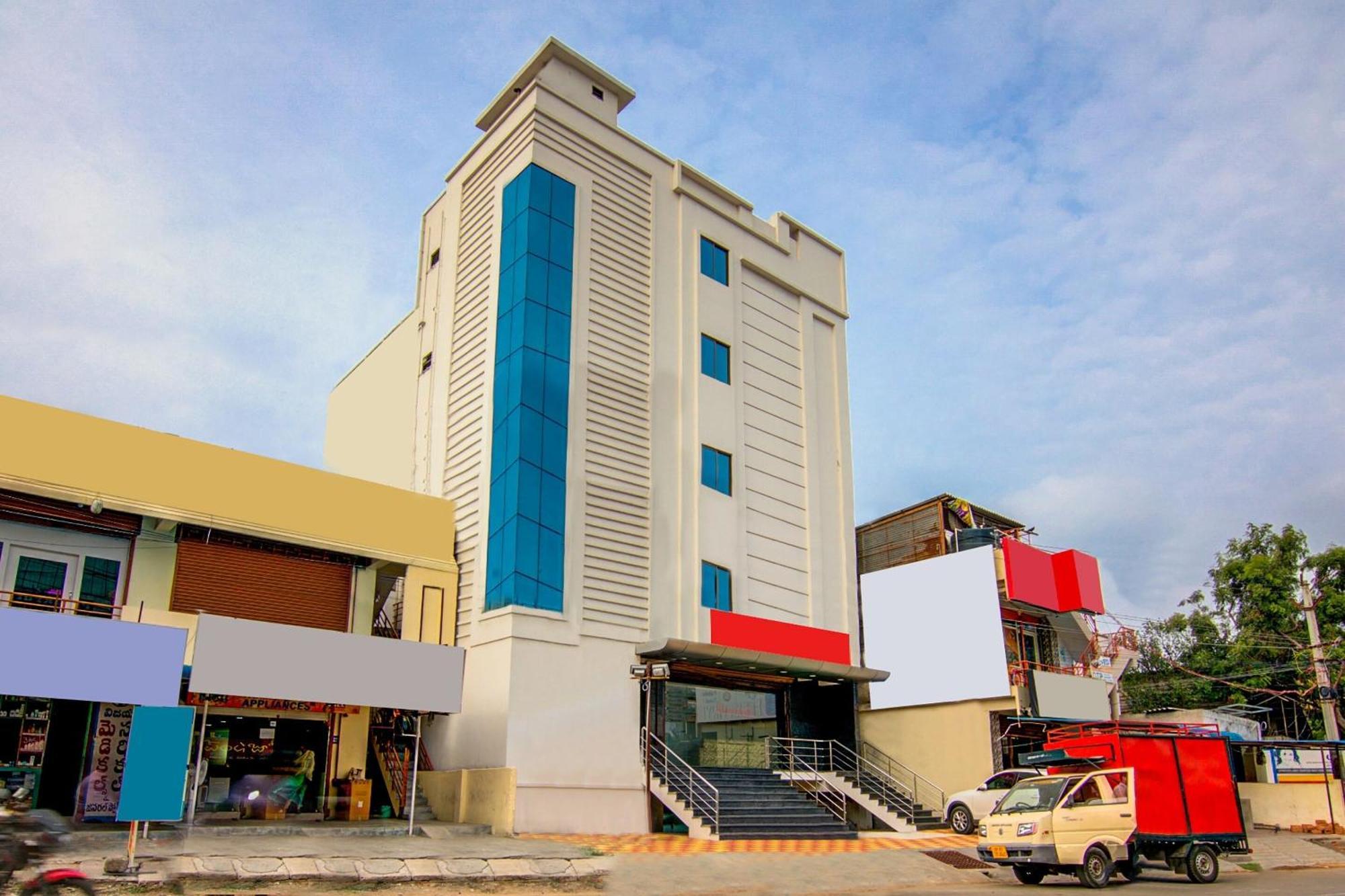 Super Collection O Ramachandra Residency Kurmannapalem Buitenkant foto